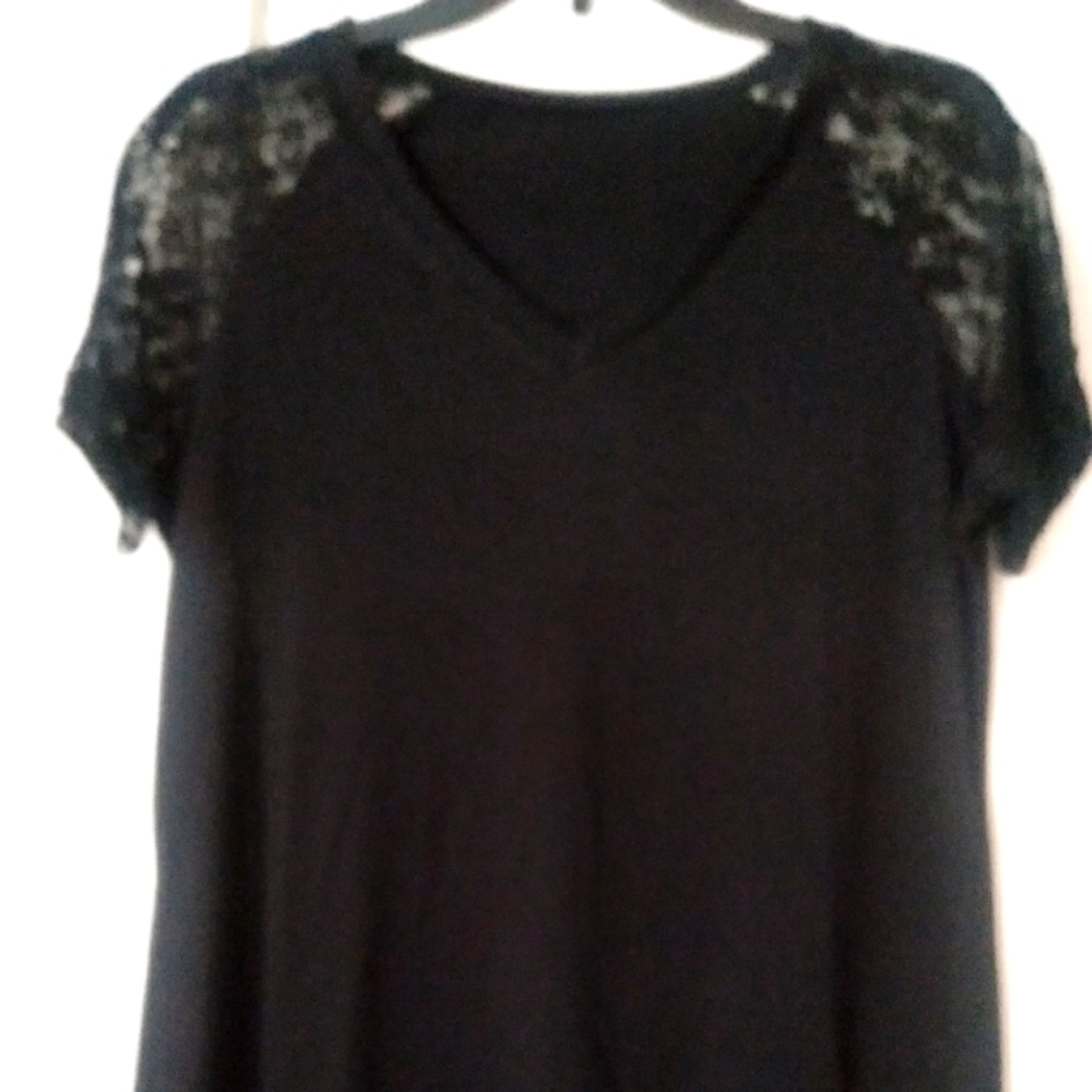 NWOT V neck lacy sleeve top